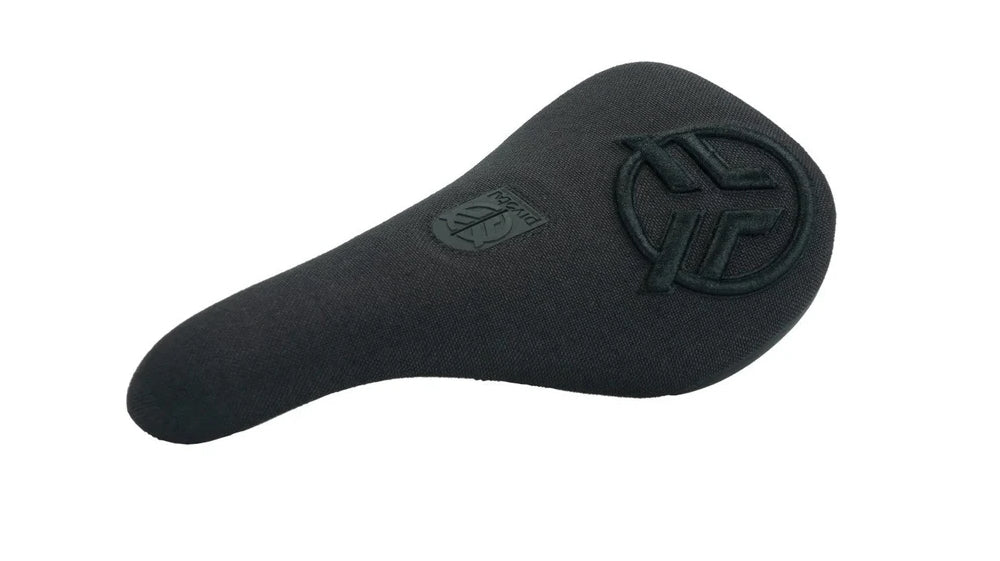 Federal Logo Pivotal Seat Slim - Black w/ Raised Stitching