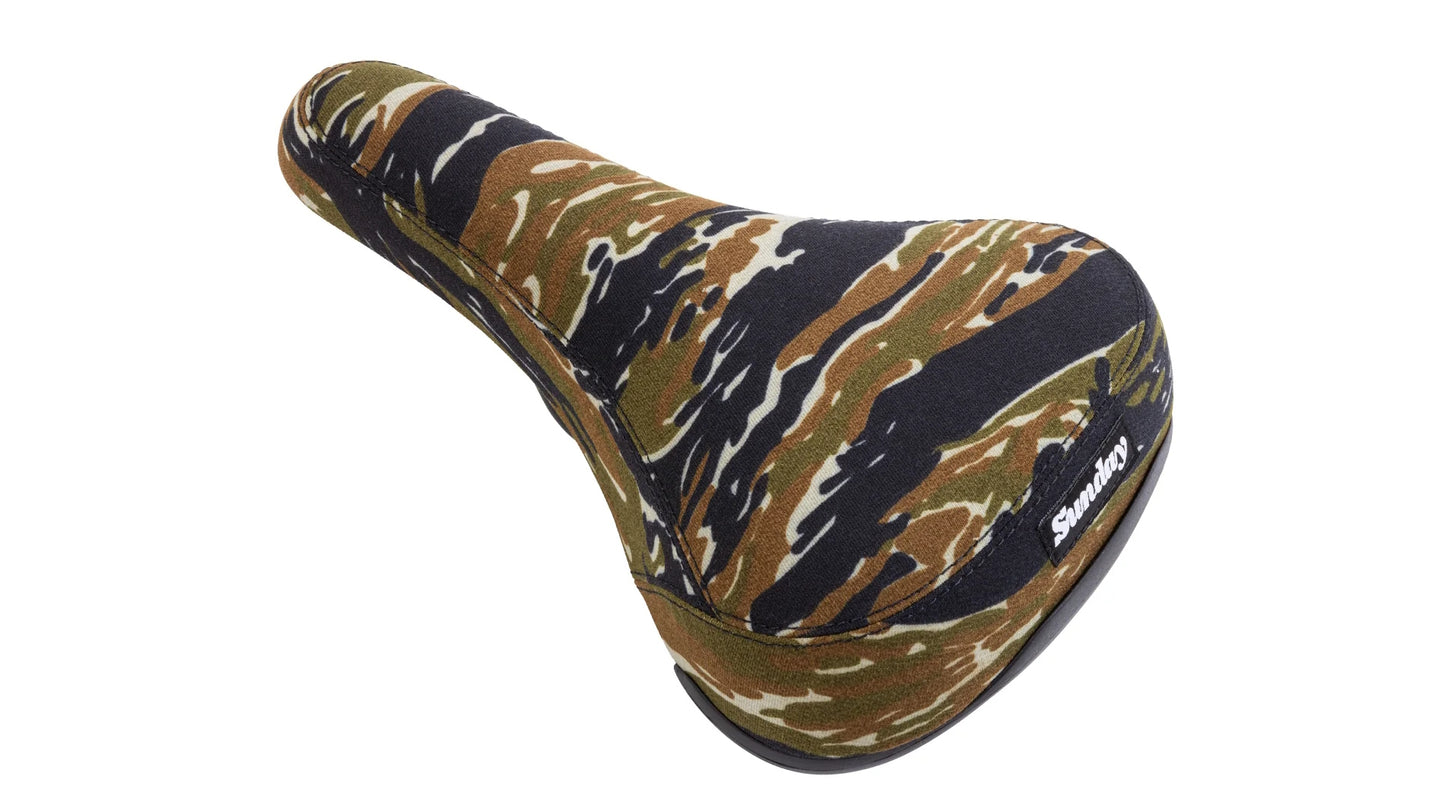 Asiento Cruiser con rieles y diseño camuflado con rayas Tiger de Sunday